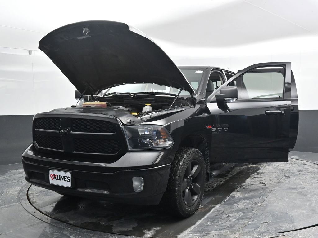 Used 2019 RAM 1500 Classic SLT w/ Black Appearance Group image 54
