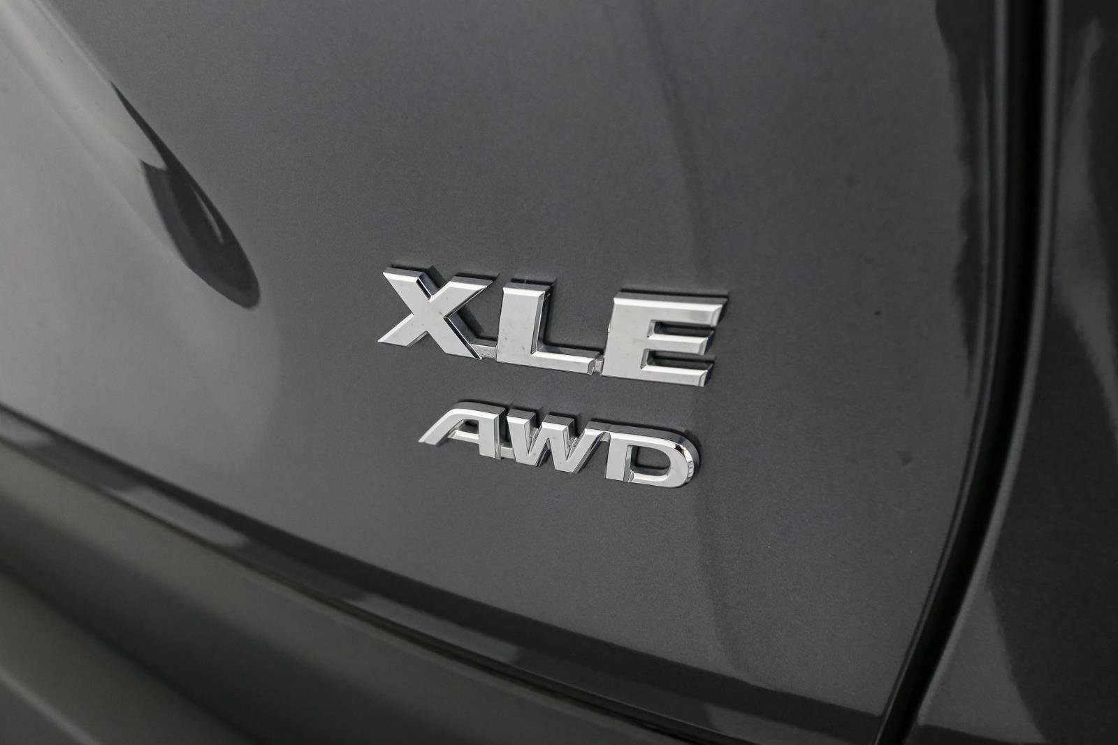 Used 2024 Toyota RAV4 XLE w/ Convenience Package image 11