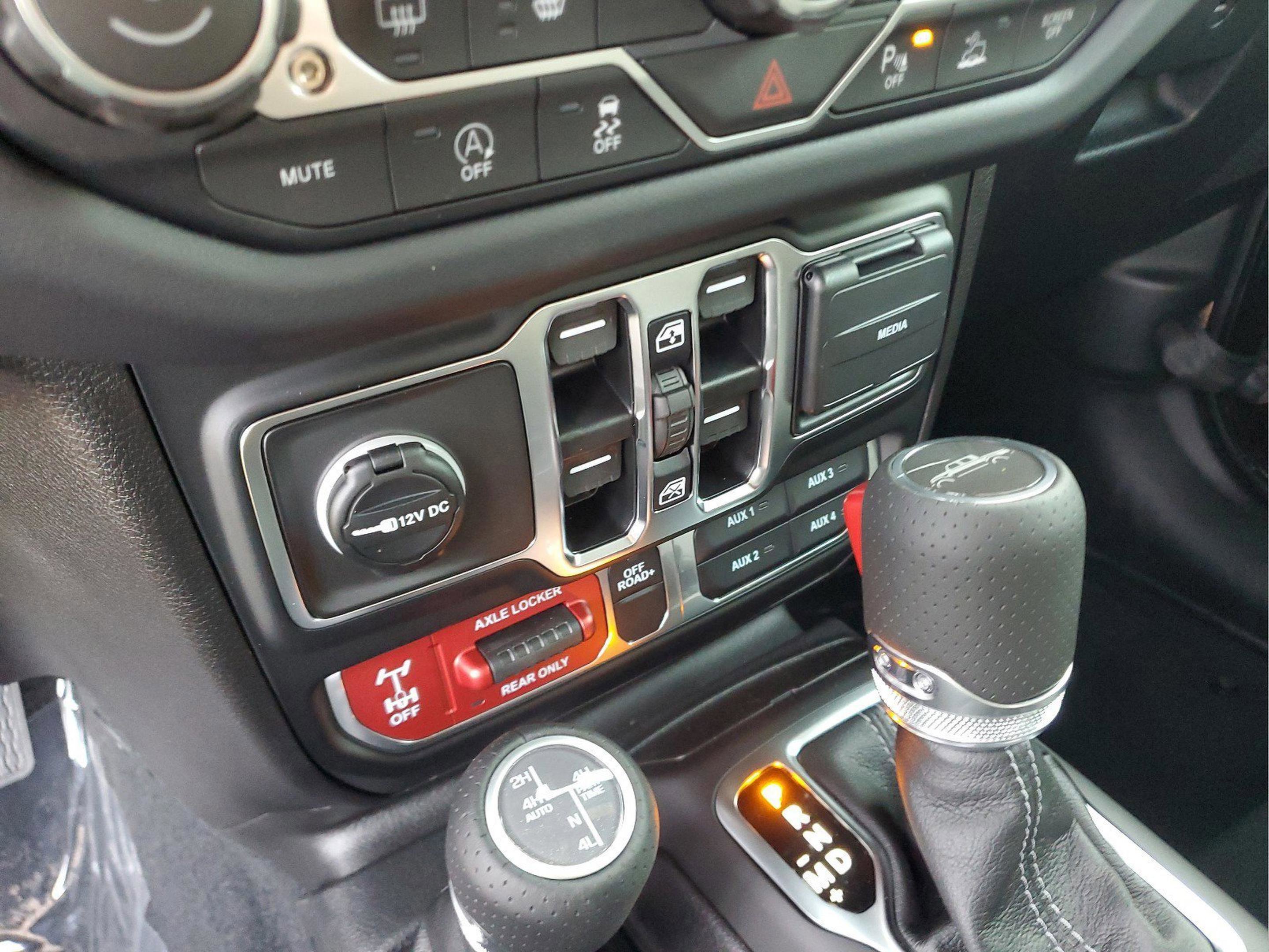 New 2026 Jeep Gladiator Mojave image 14