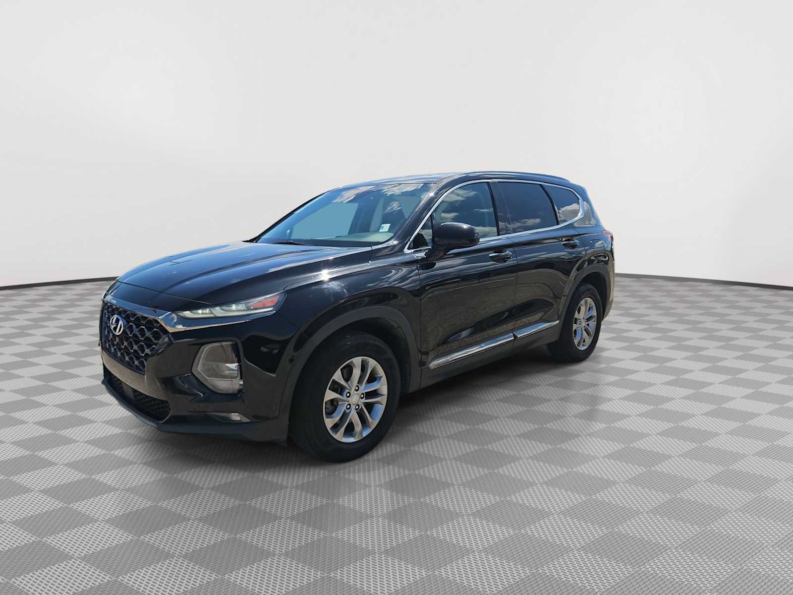 Used 2019 Hyundai Santa Fe SEL FWD image 4
