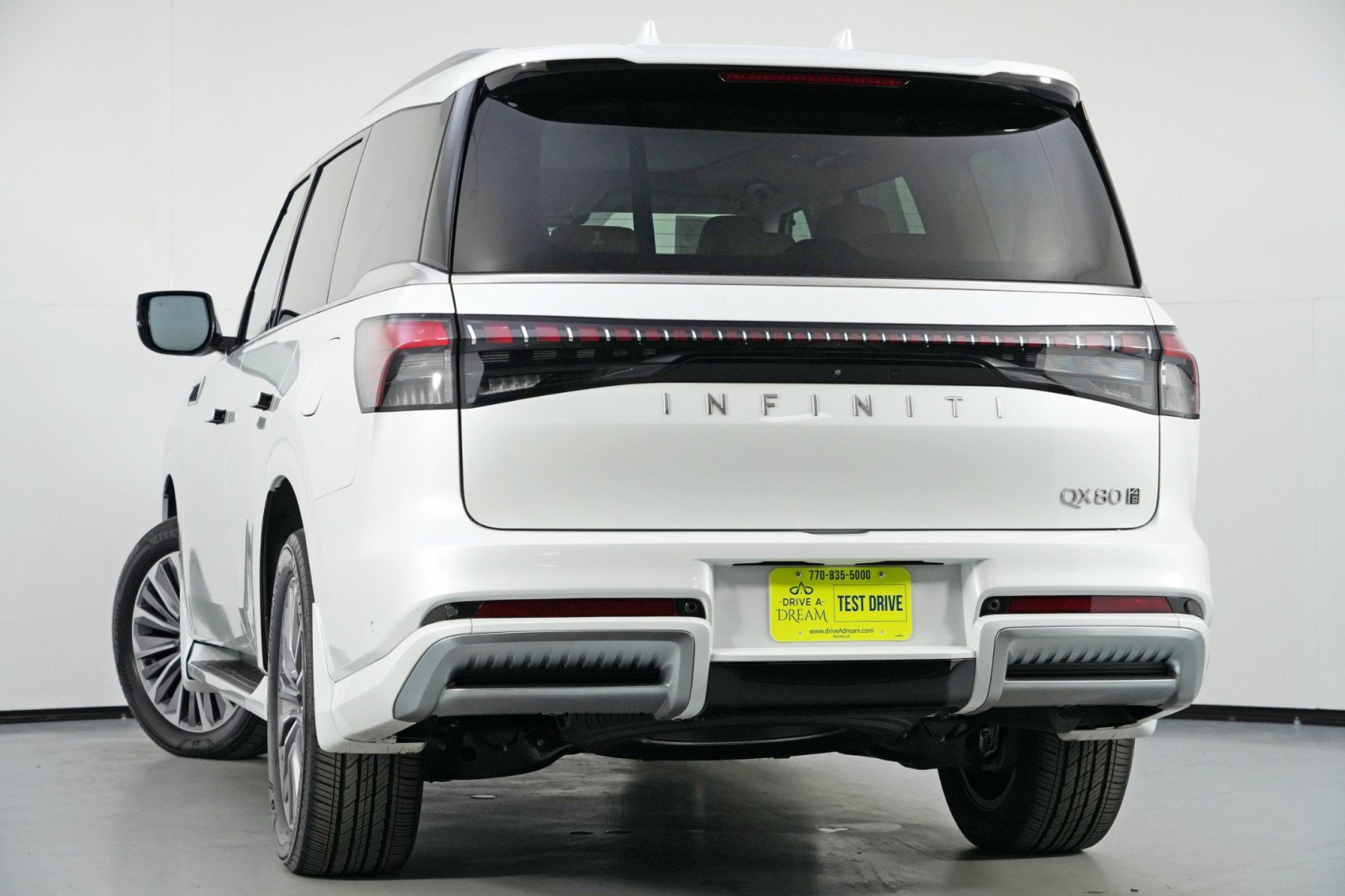 Used 2025 INFINITI QX80 Luxe w/ Cargo Package AWD/4WD image 6