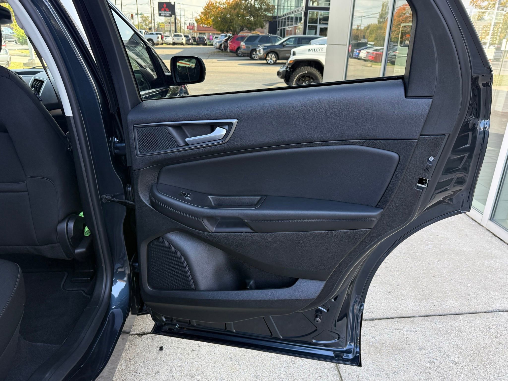 Used 2024 Ford Edge SE image 19