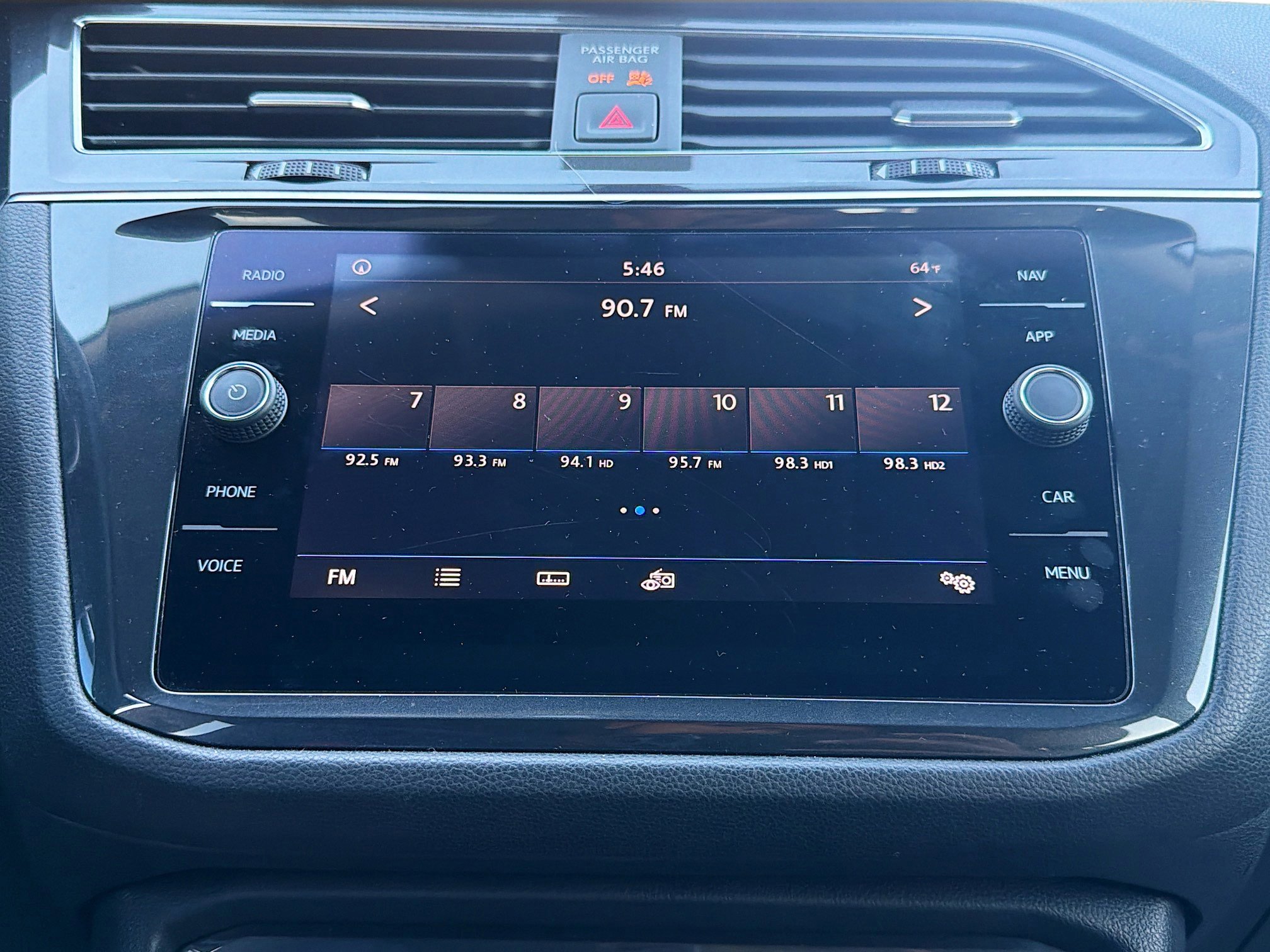 Used 2019 Volkswagen Tiguan SE image 31