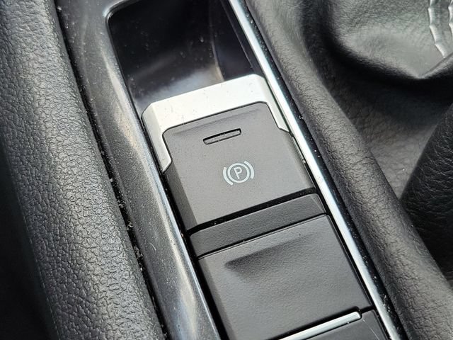 Used 2024 Volkswagen Tiguan SE R-Line AWD/4WD image 35