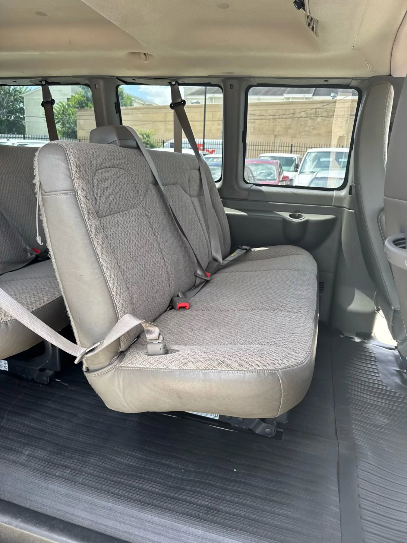 Used 2011 Chevrolet Express 2500 LS image 26