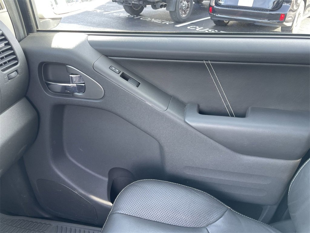 Used 2020 Nissan Frontier PRO-4X image 22