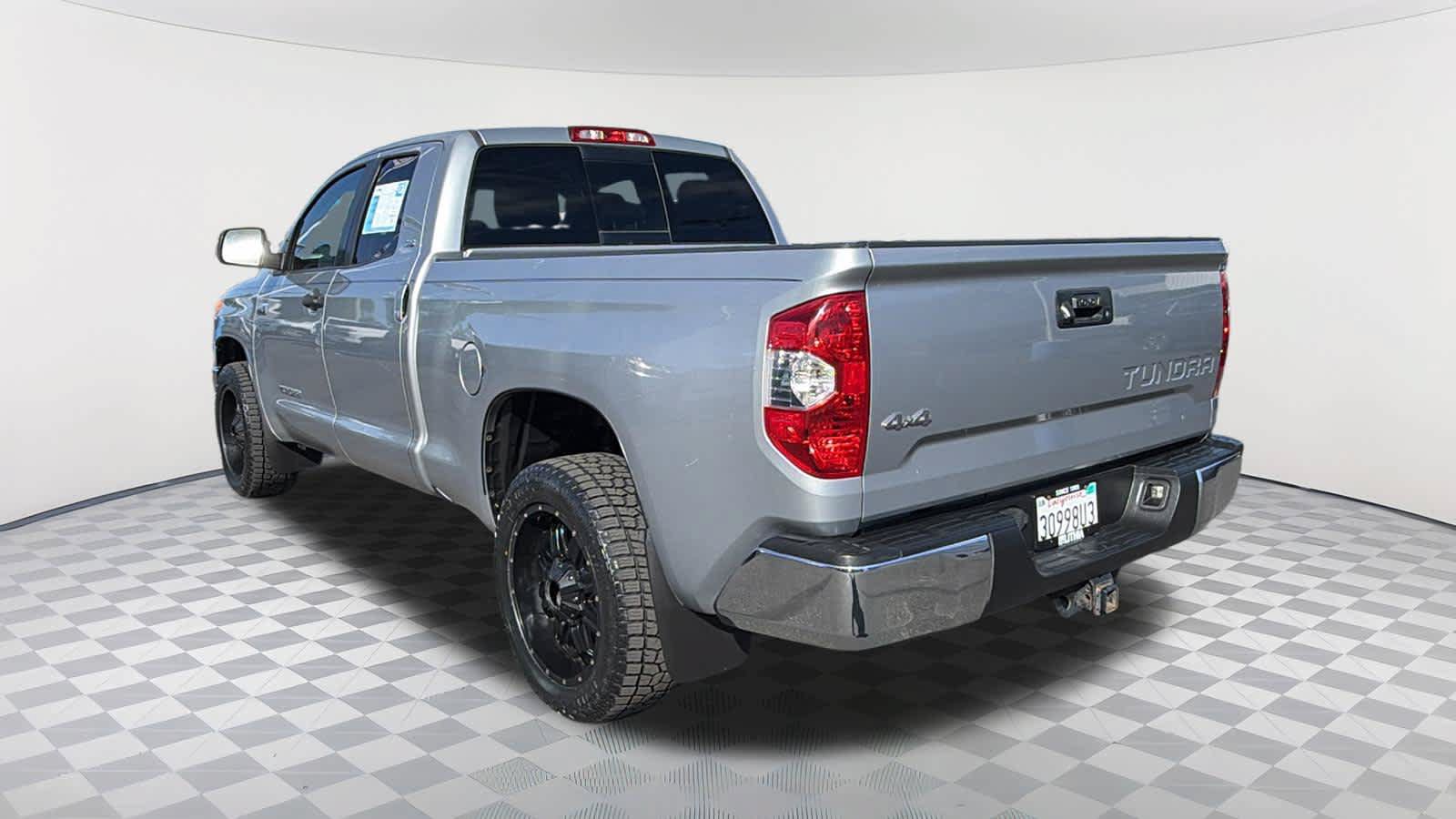 Used 2014 Toyota Tundra SR5 w/ SR5 Upgrade Package AWD/4WD image 7