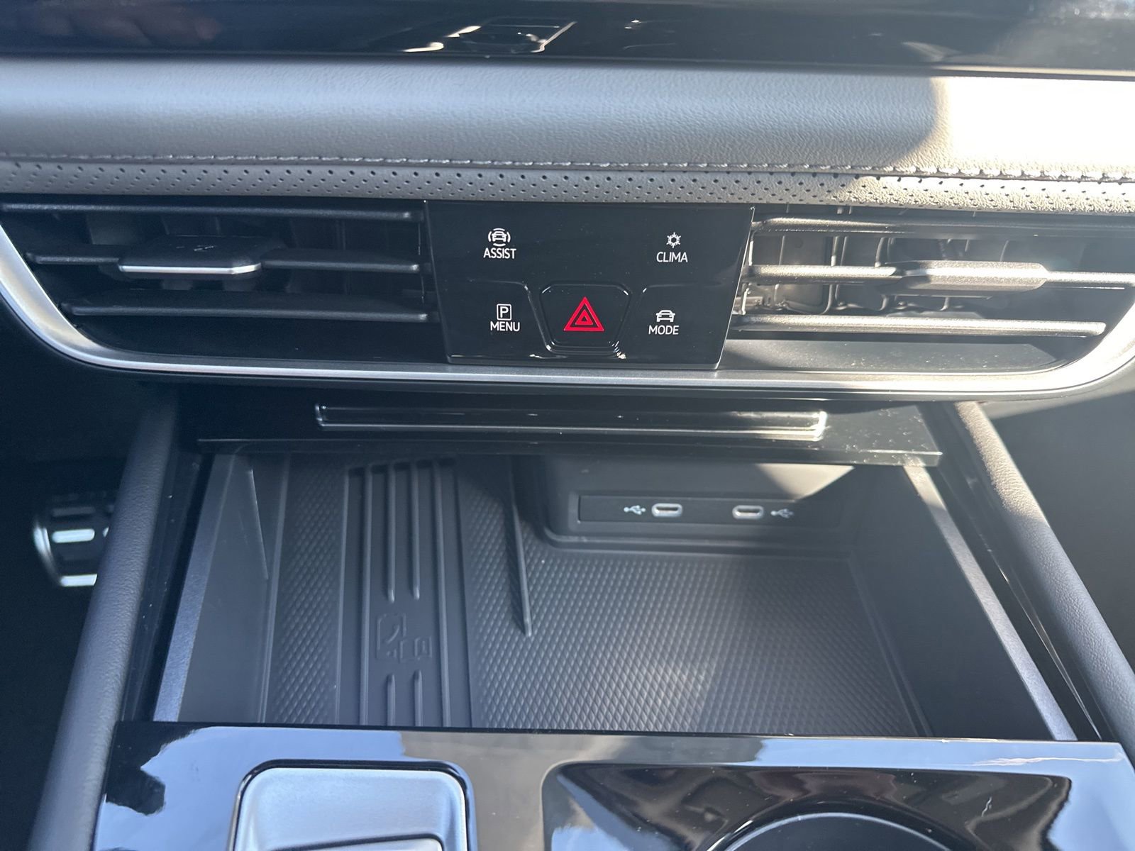 New 2026 Volkswagen Atlas Peak Edition image 25