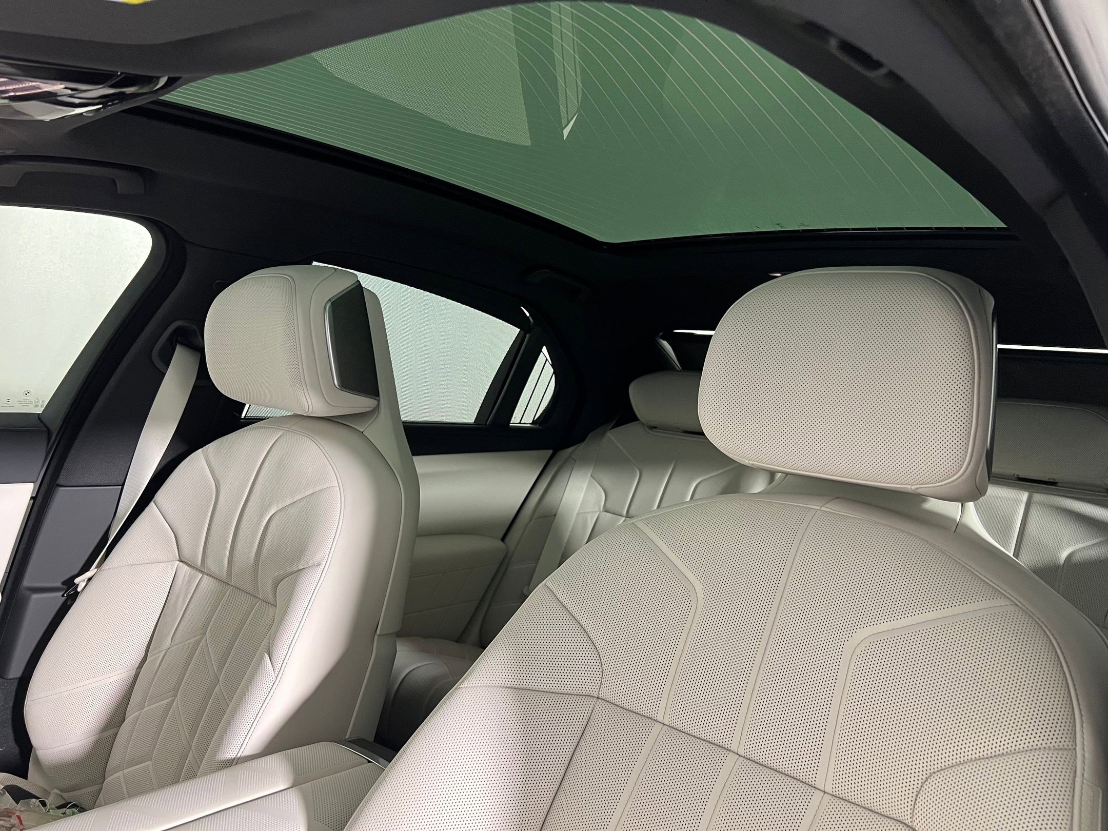 New 2026 BMW 760i xDrive w/ Executive Package image 15