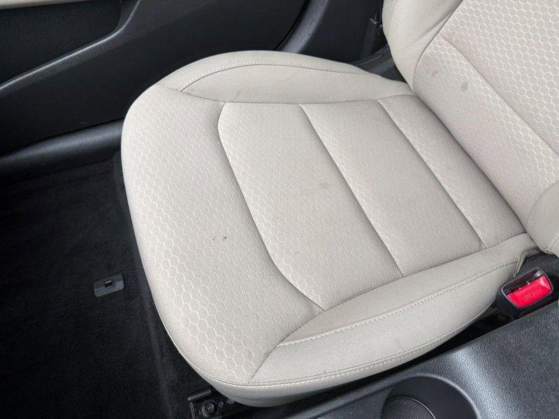 Used 2020 Hyundai Elantra SE FWD image 27