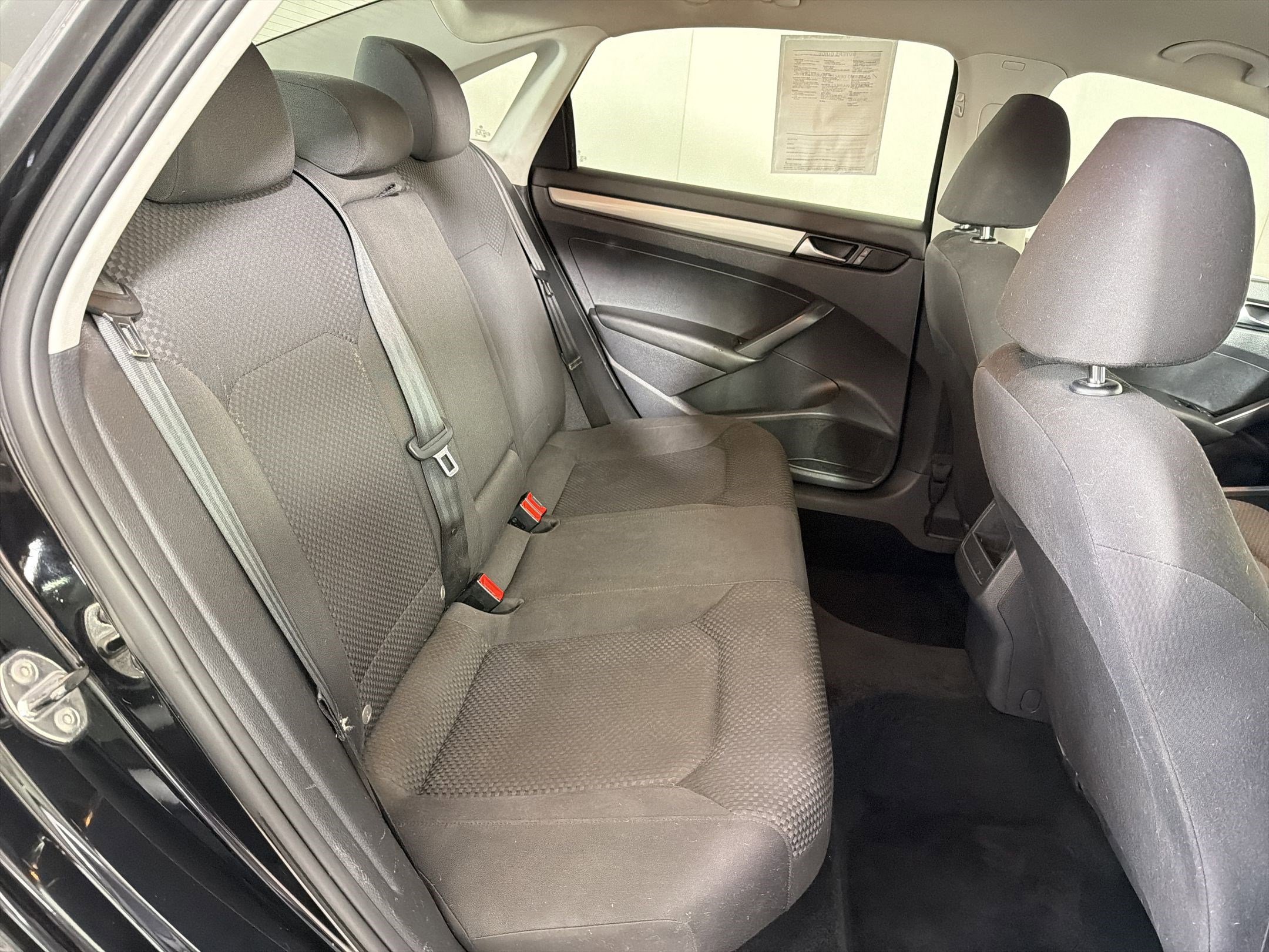 Used 2014 Volkswagen Passat 2.5 S FWD image 26