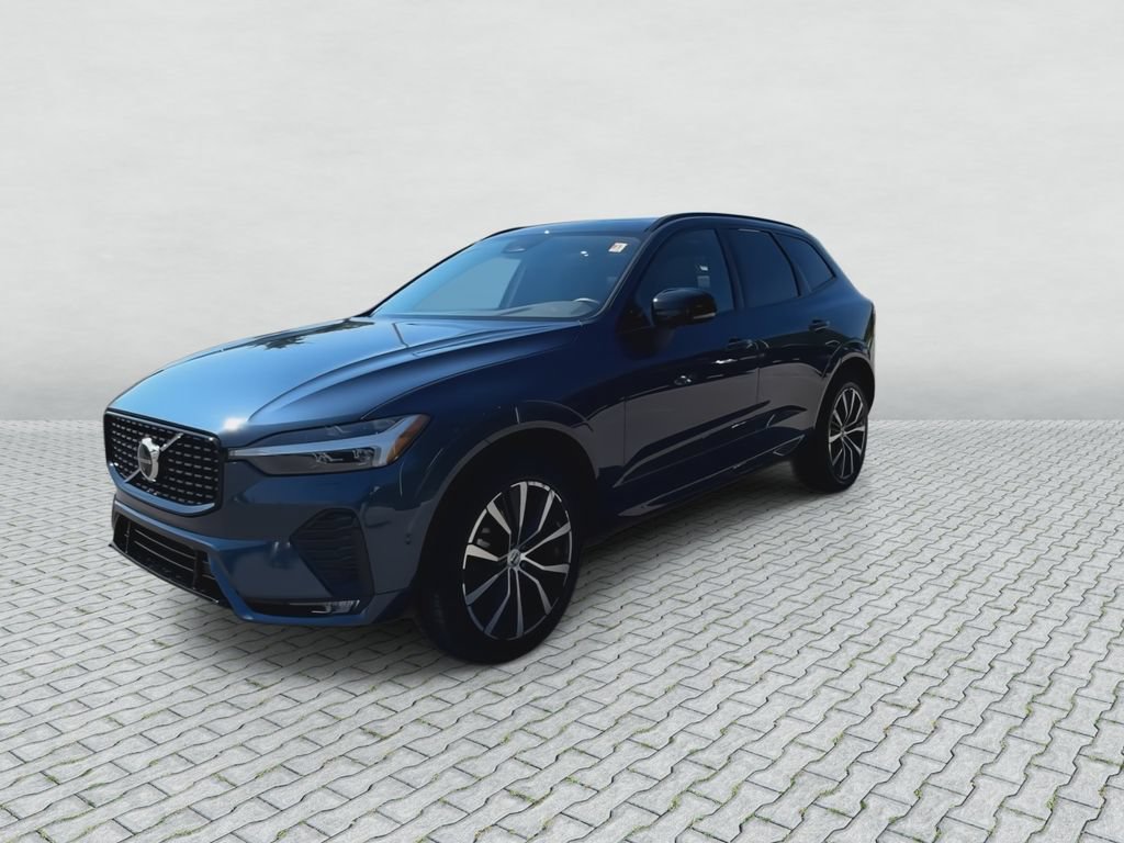 Used 2025 Volvo XC60 B5 Plus AWD/4WD image 4