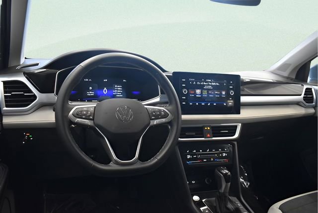 Used 2025 Volkswagen Taos SE AWD/4WD image 23