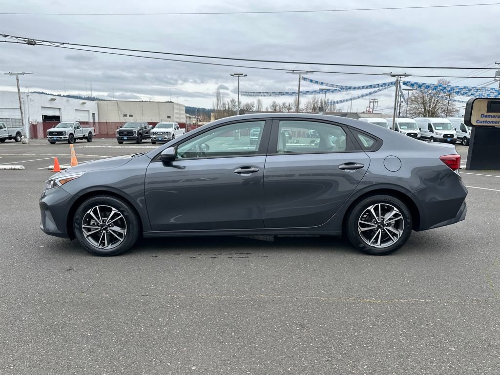 Used 2023 Kia Forte LXS image 3