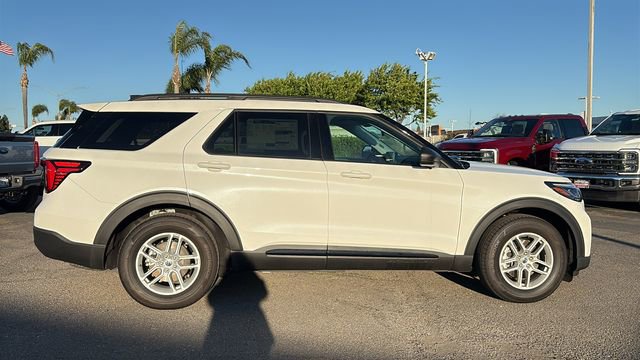 New 2026 Ford Explorer Active RWD image 2