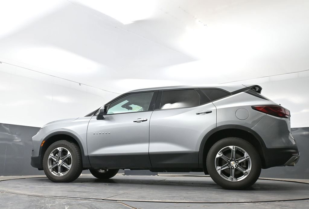 Used 2023 Chevrolet Blazer LT FWD image 29