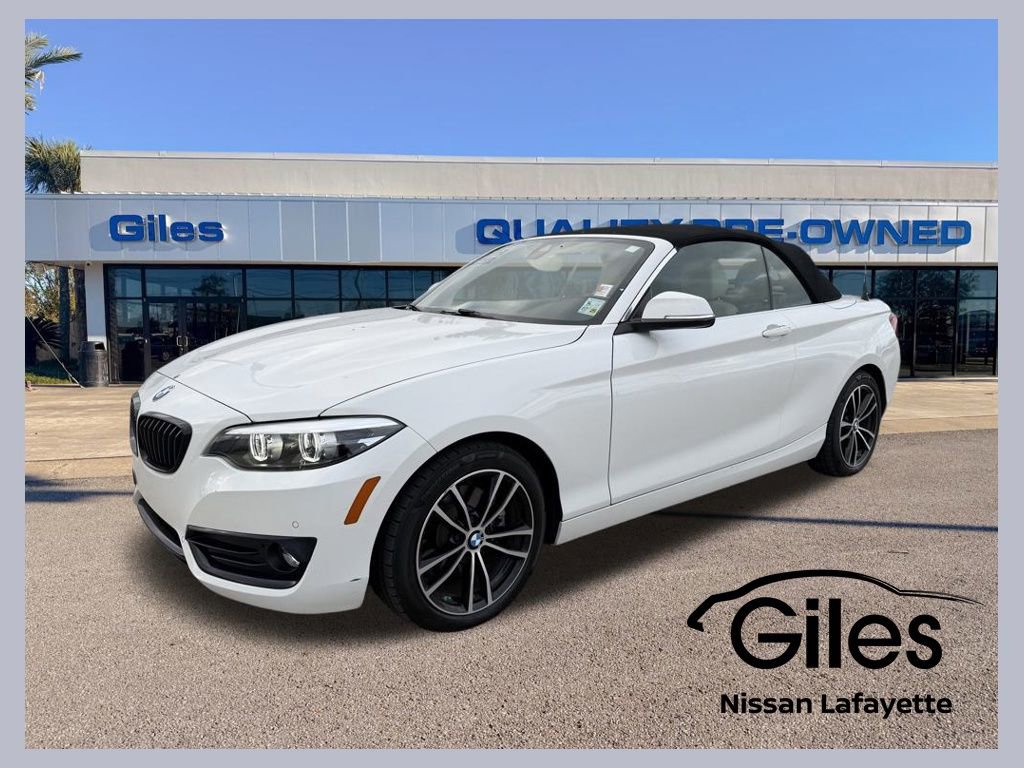 Used 2020 BMW 230i xDrive Convertible image 1