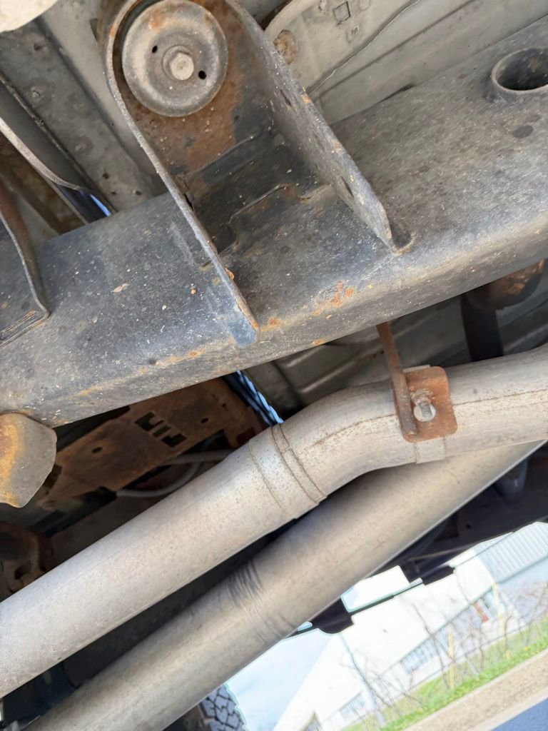 Used 2004 Chevrolet Silverado 2500 LT w/ Heavy-Duty Power Package image 9