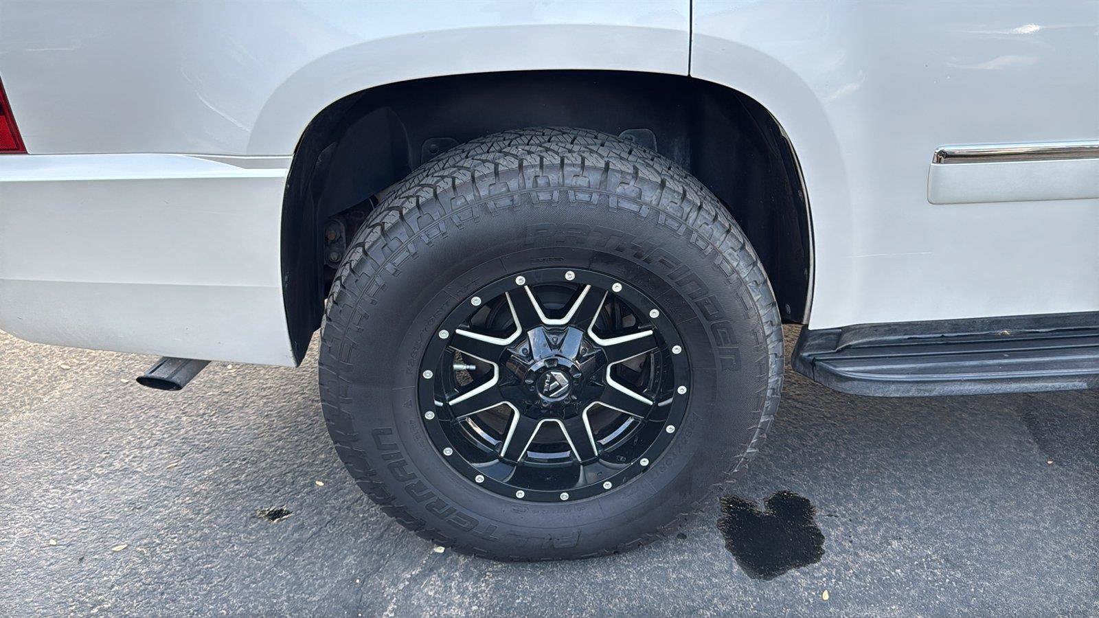 Used 2011 Chevrolet Tahoe LTZ RWD image 6