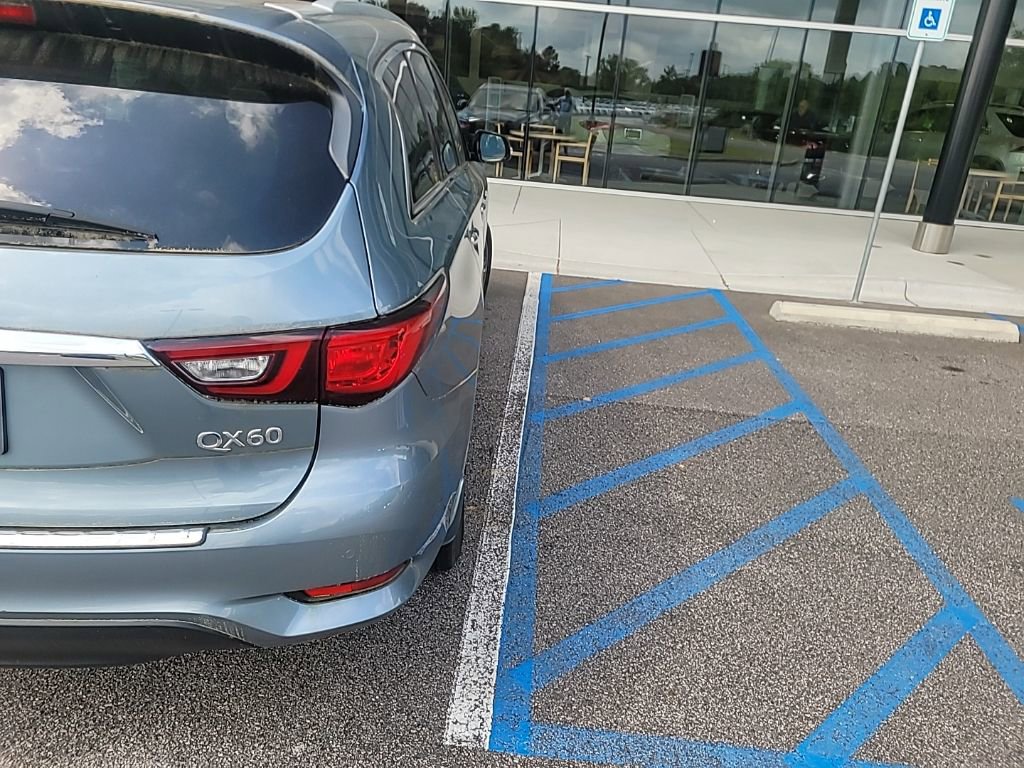 Used 2019 INFINITI QX60 Luxe w/ Essential Package image 7