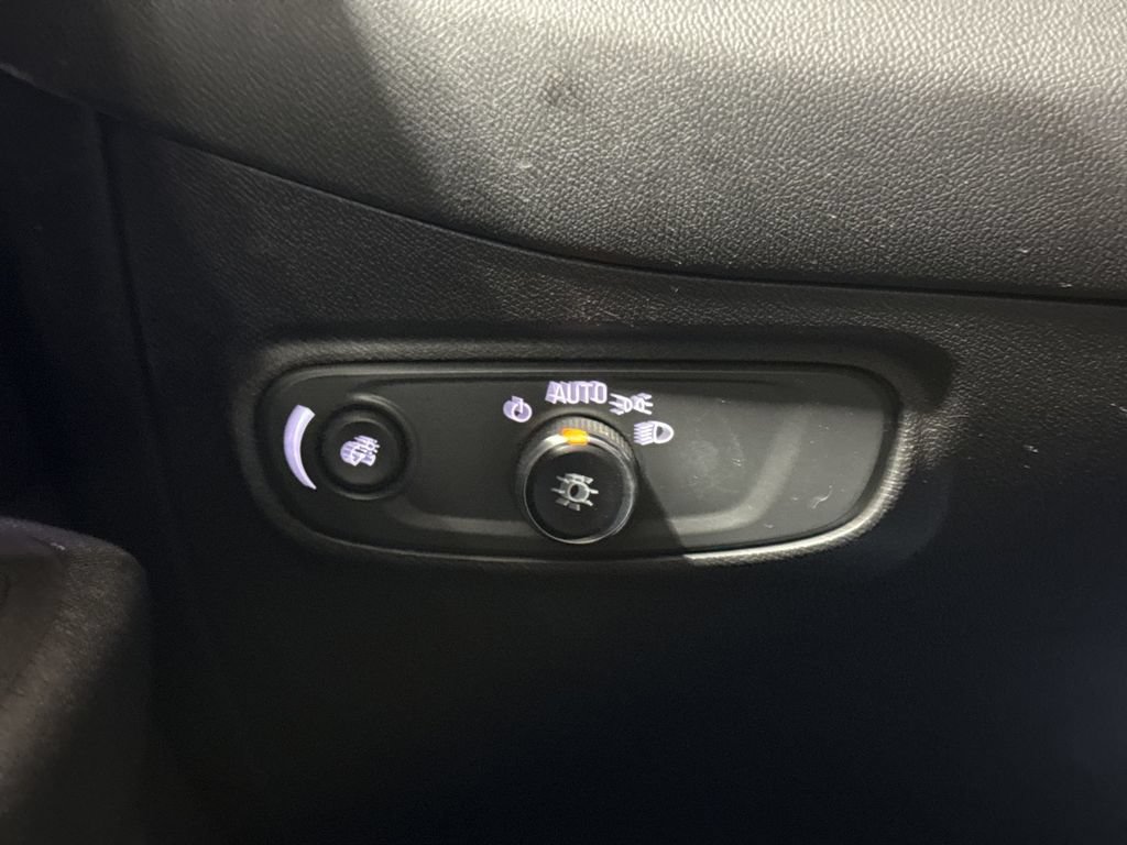 Used 2022 Chevrolet Equinox LT AWD/4WD image 18