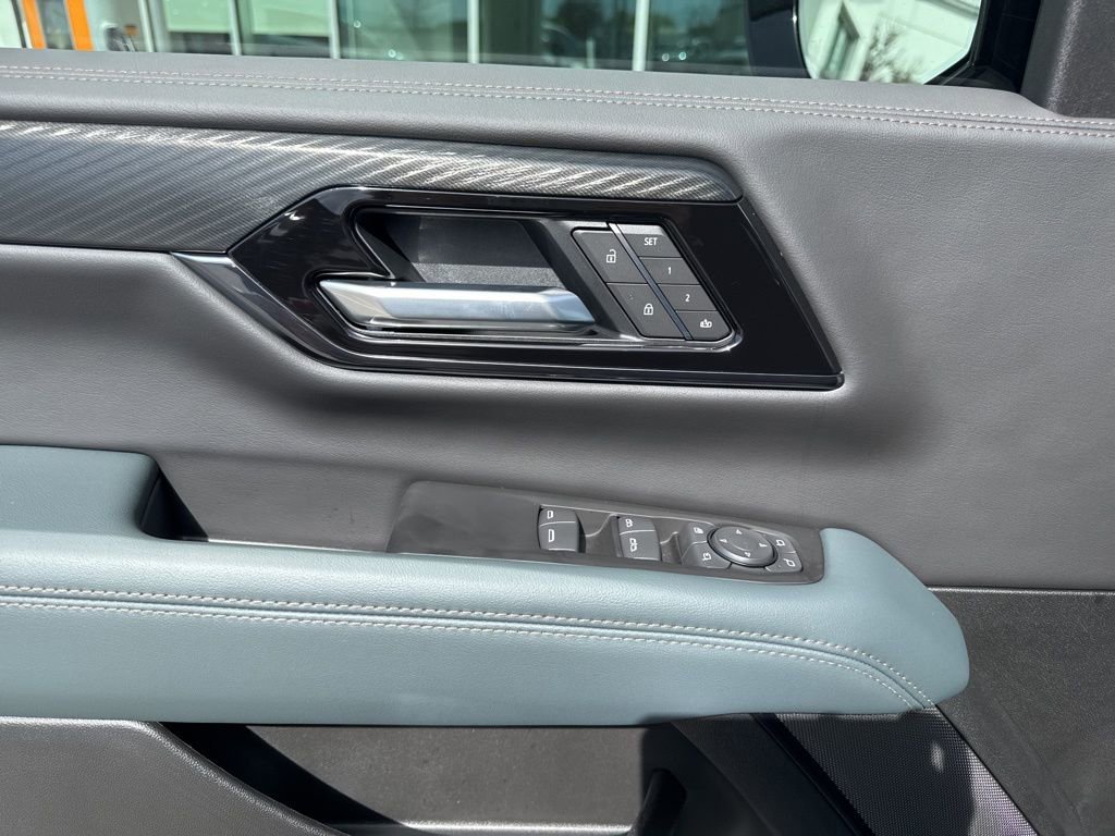 New 2026 GMC Yukon AT4 w/ LPO, Floor Liner Package image 11