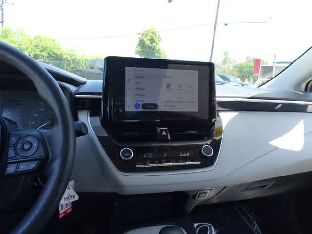 Used 2025 Toyota Corolla LE FWD image 27