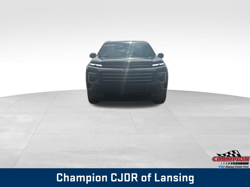 Used 2024 Chevrolet Traverse LT image 9