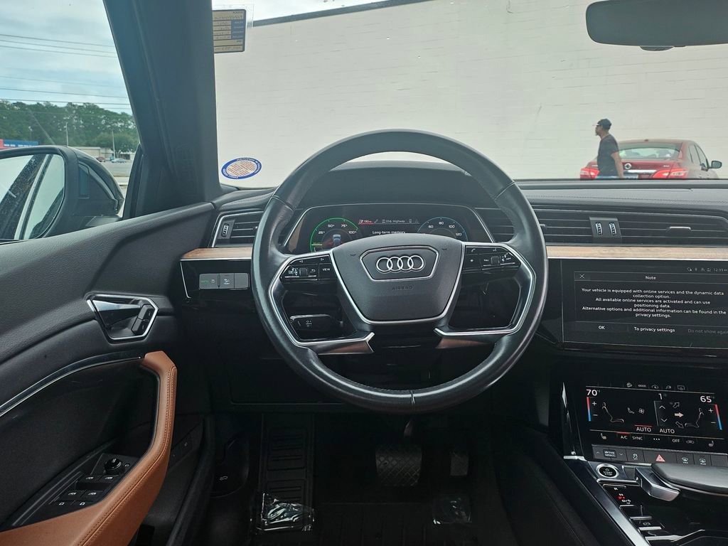 Used 2021 Audi e-tron Premium image 5