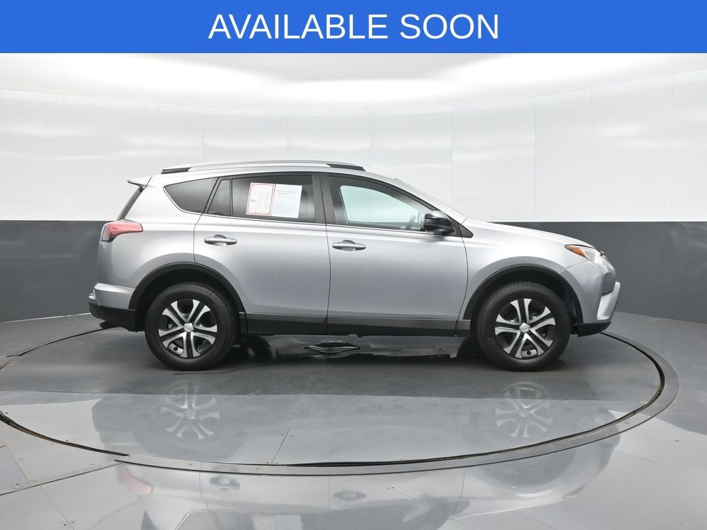 Used 2017 Toyota RAV4 LE w/ Carpet Mat Package AWD/4WD image 8