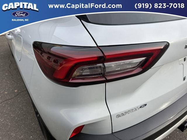 Certified 2025 Ford Escape SE w/ PHEV Premium Package image 15