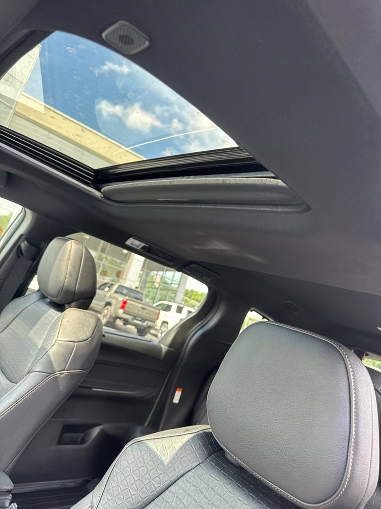 New 2026 Toyota Sienna XLE Woodland Edition AWD/4WD image 12