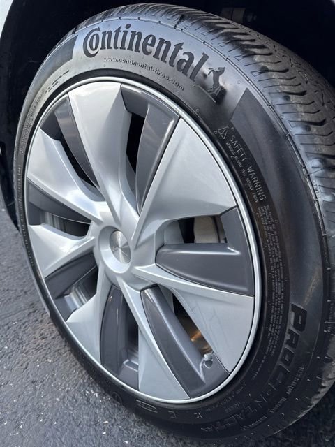 Used 2023 Tesla Model Y Long Range AWD/4WD image 5