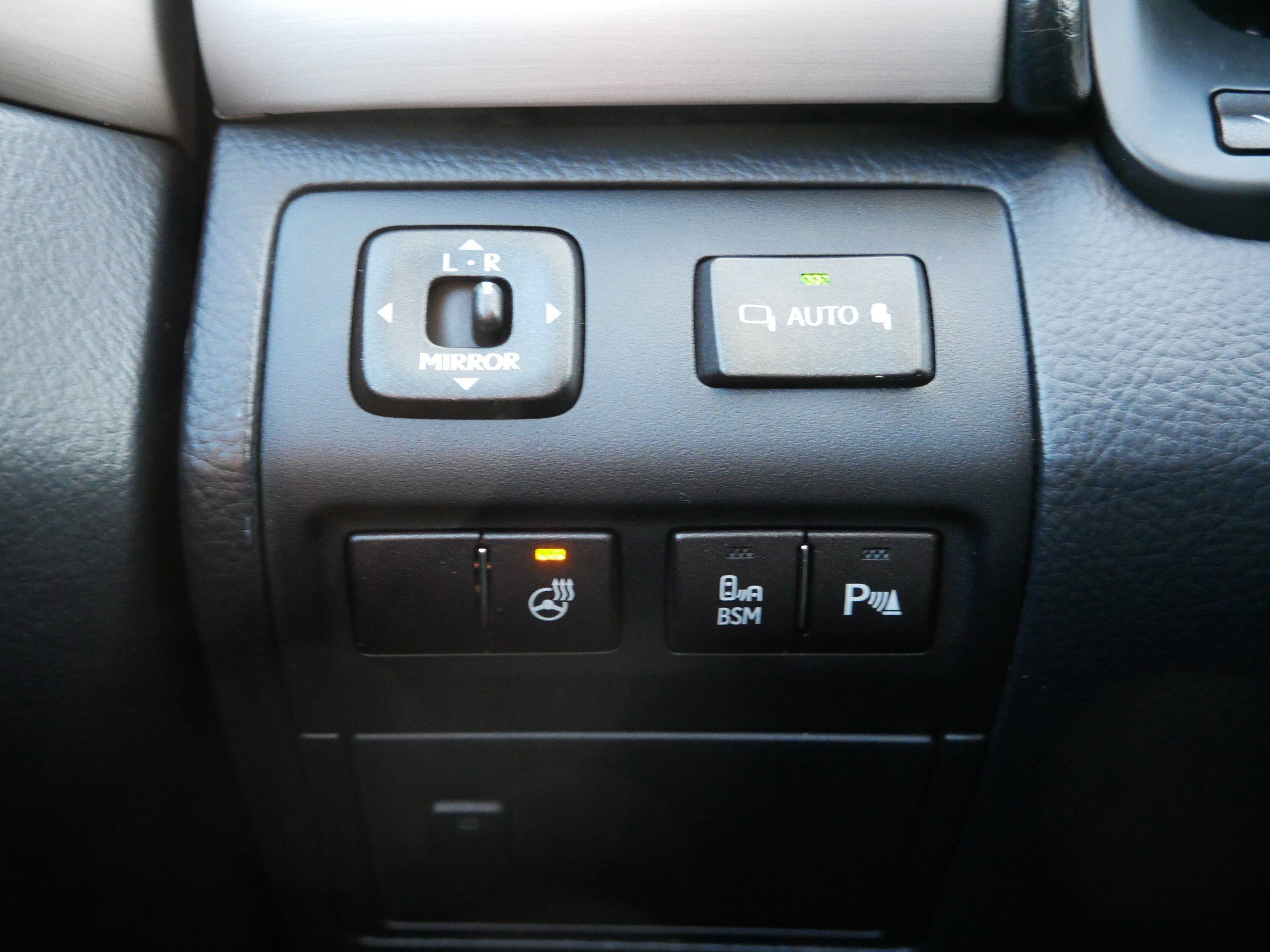 Used 2014 Lexus LS 460 AWD image 27