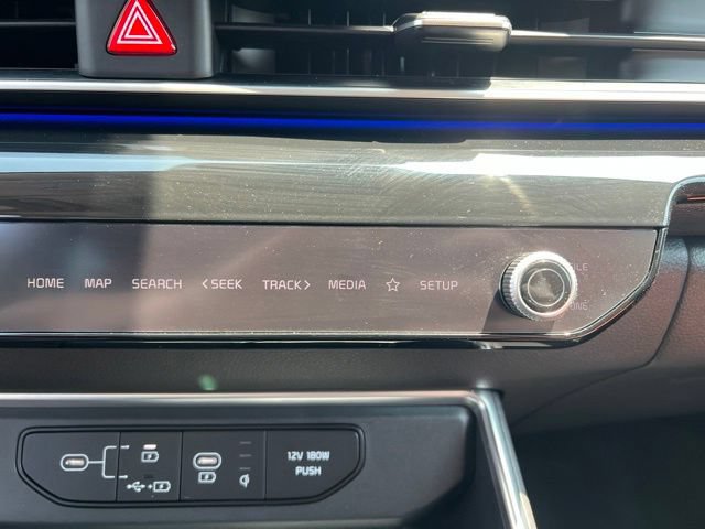Certified 2025 Kia Carnival SX Prestige FWD image 23