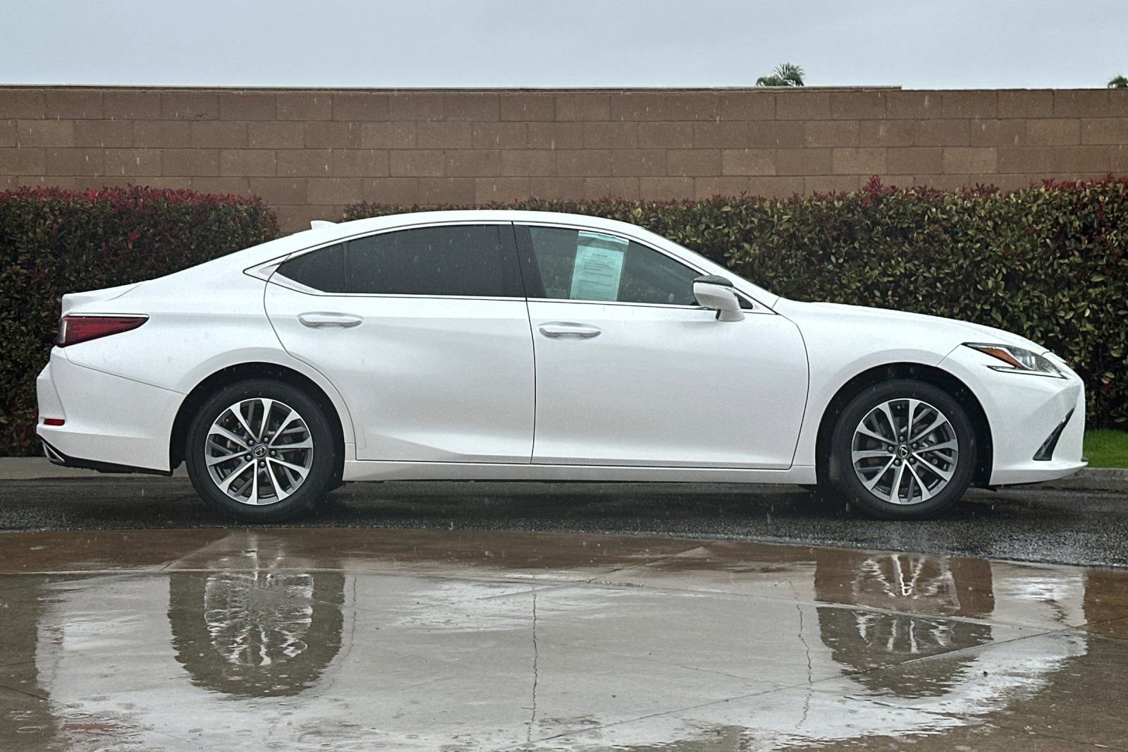 Certified 2024 Lexus ES 350 image 3