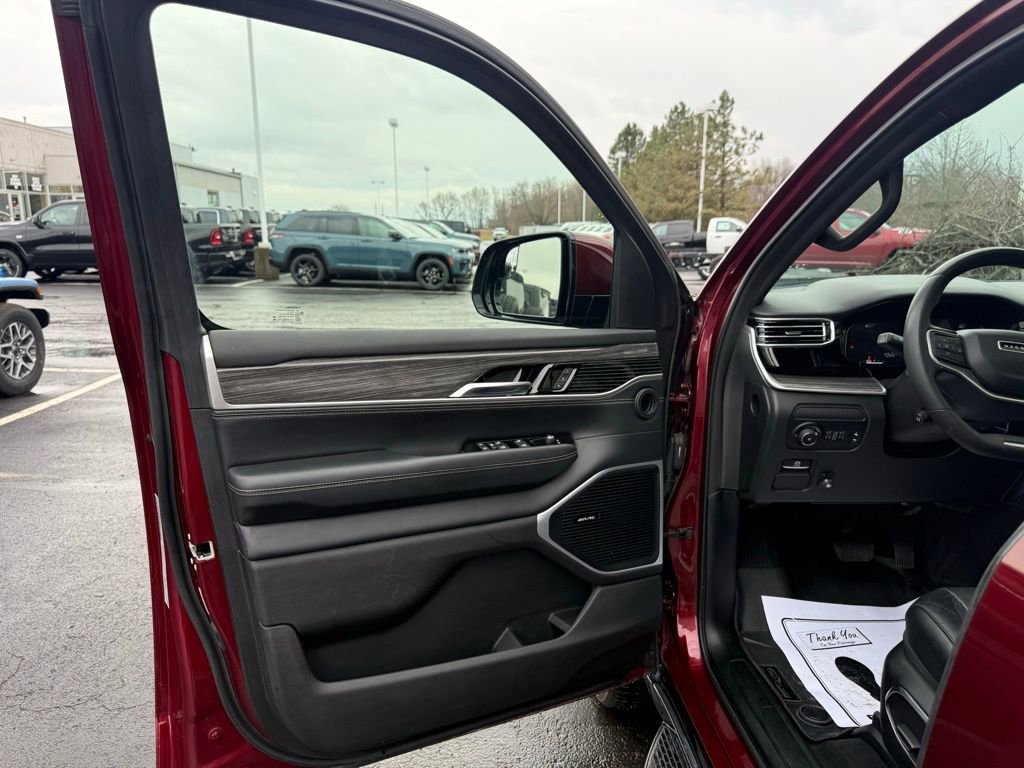 Used 2022 Jeep Wagoneer Series II w/ Premium Group I image 12