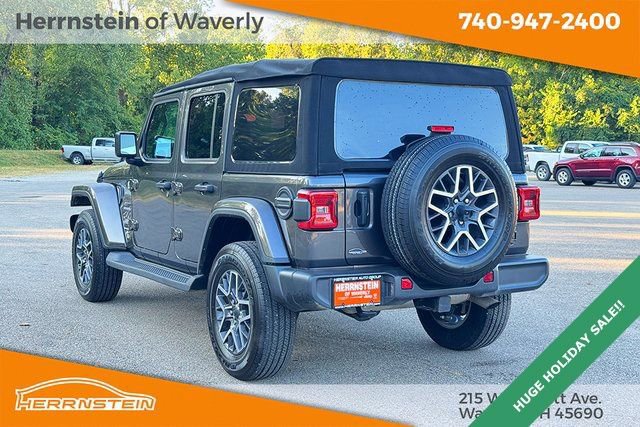 Used 2024 Jeep Wrangler Sahara image 5