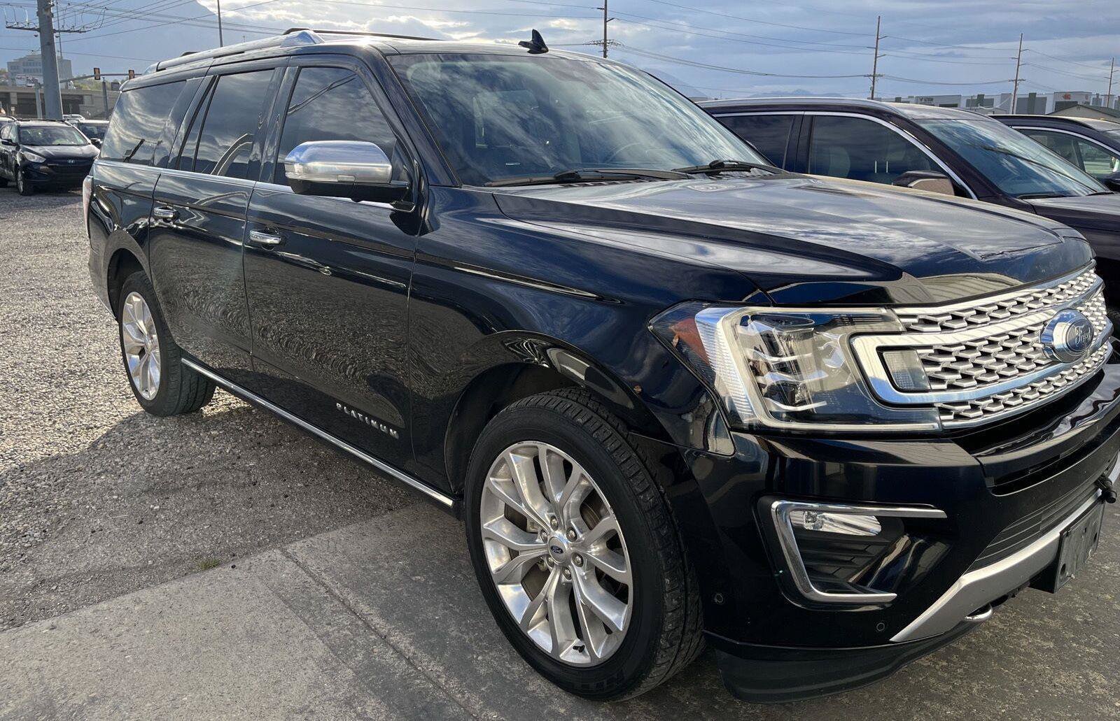 Used 2019 Ford Expedition Max Platinum AWD/4WD image 3