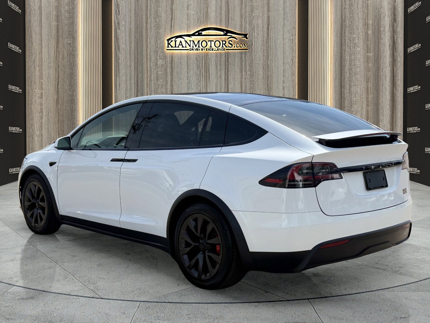 Used 2024 Tesla Model X Plaid image 11