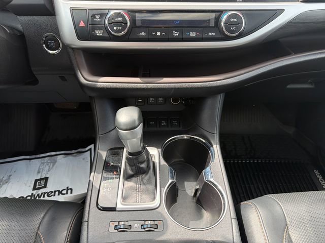 Used 2019 Toyota Highlander Limited AWD/4WD image 34