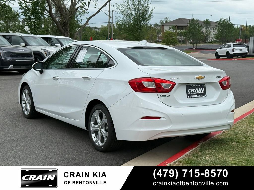 Used 2017 Chevrolet Cruze Premier w/ Enhanced Convenience Package FWD image 5