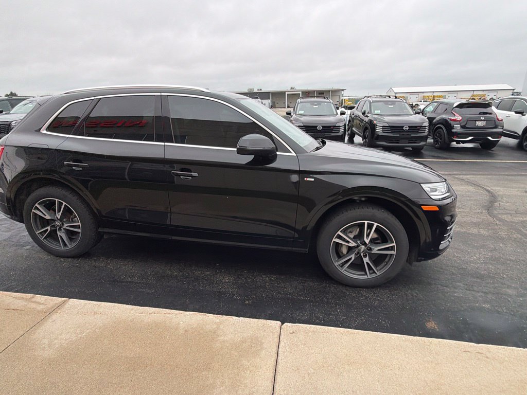 Used 2020 Audi Q5 e Premium w/ Convenience Package AWD/4WD image 1