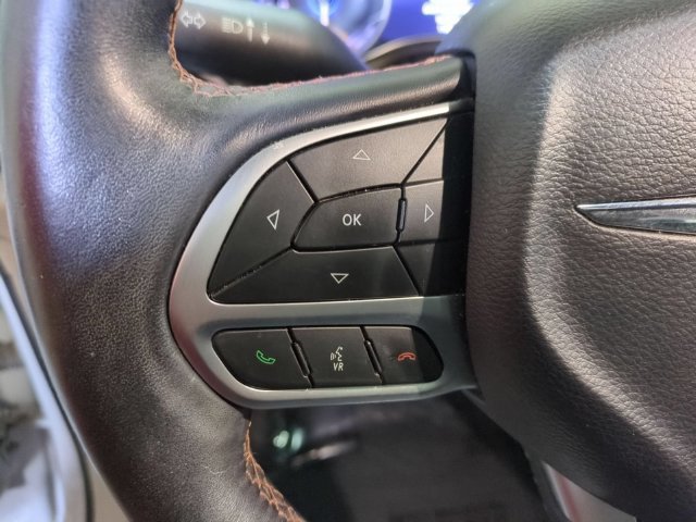 Used 2017 Chrysler Pacifica Touring-L Plus FWD image 19
