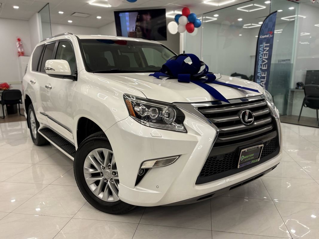 Used 2018 Lexus GX 460 Premium w/ Premium Package image 3
