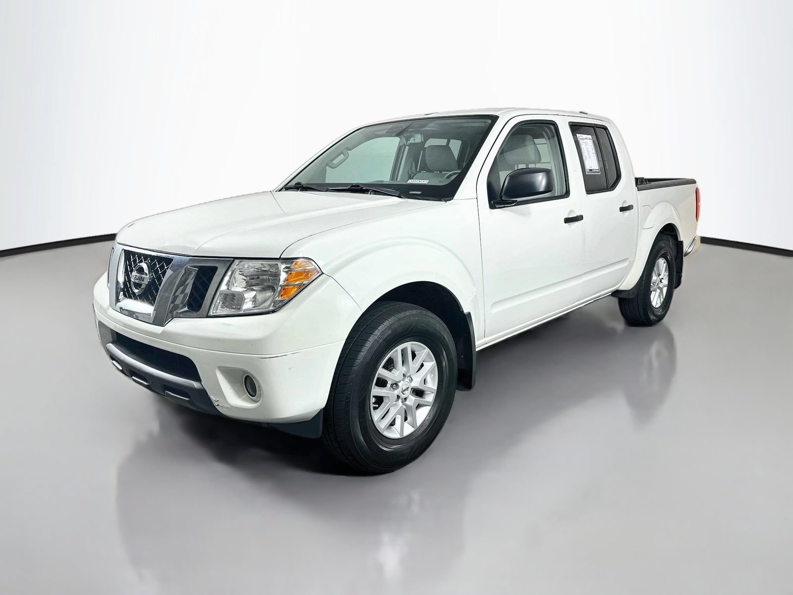 Used 2017 Nissan Frontier SV w/ SV Value Truck Package AWD/4WD image 3