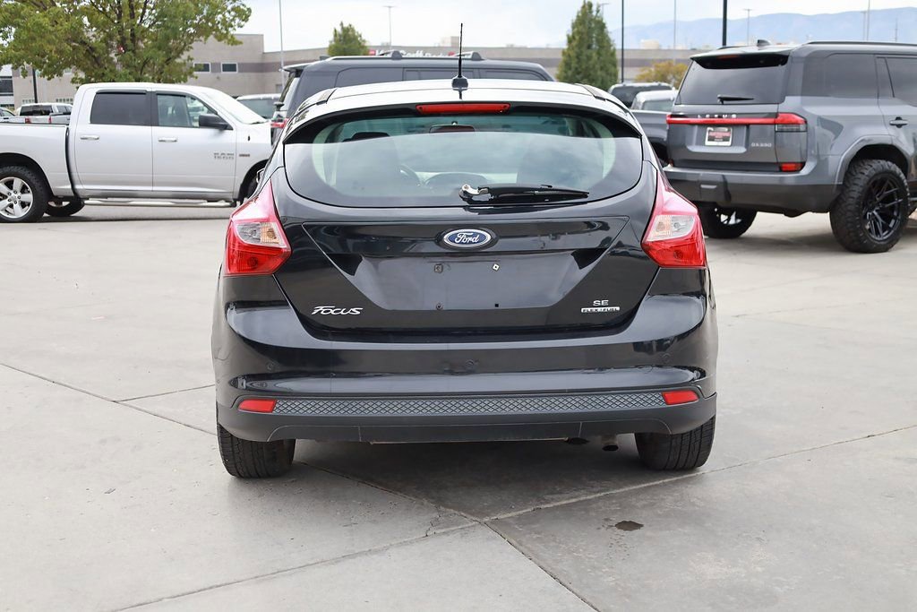 Used 2014 Ford Focus SE w/ SE Winter Package image 5