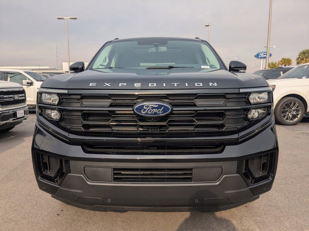 New 2026 Ford Expedition Active image 9