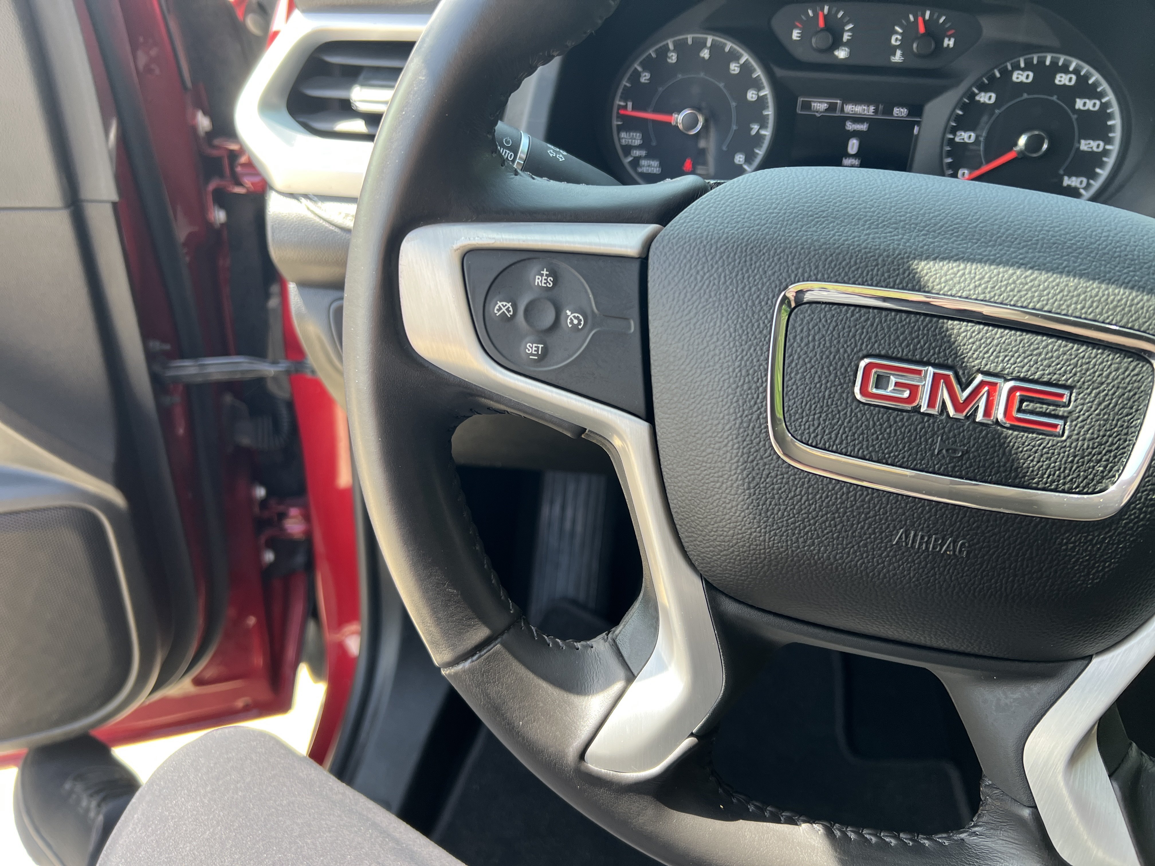 Used 2019 GMC Acadia SLE FWD image 17