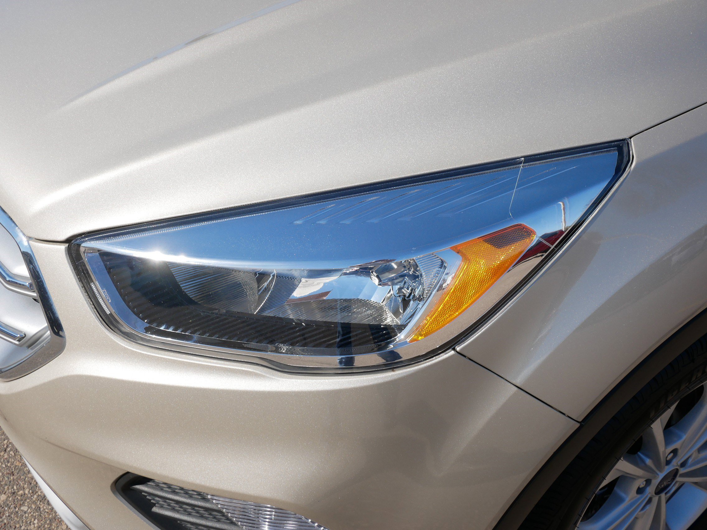 Used 2017 Ford Escape SE w/ SE Cold Weather Package image 16